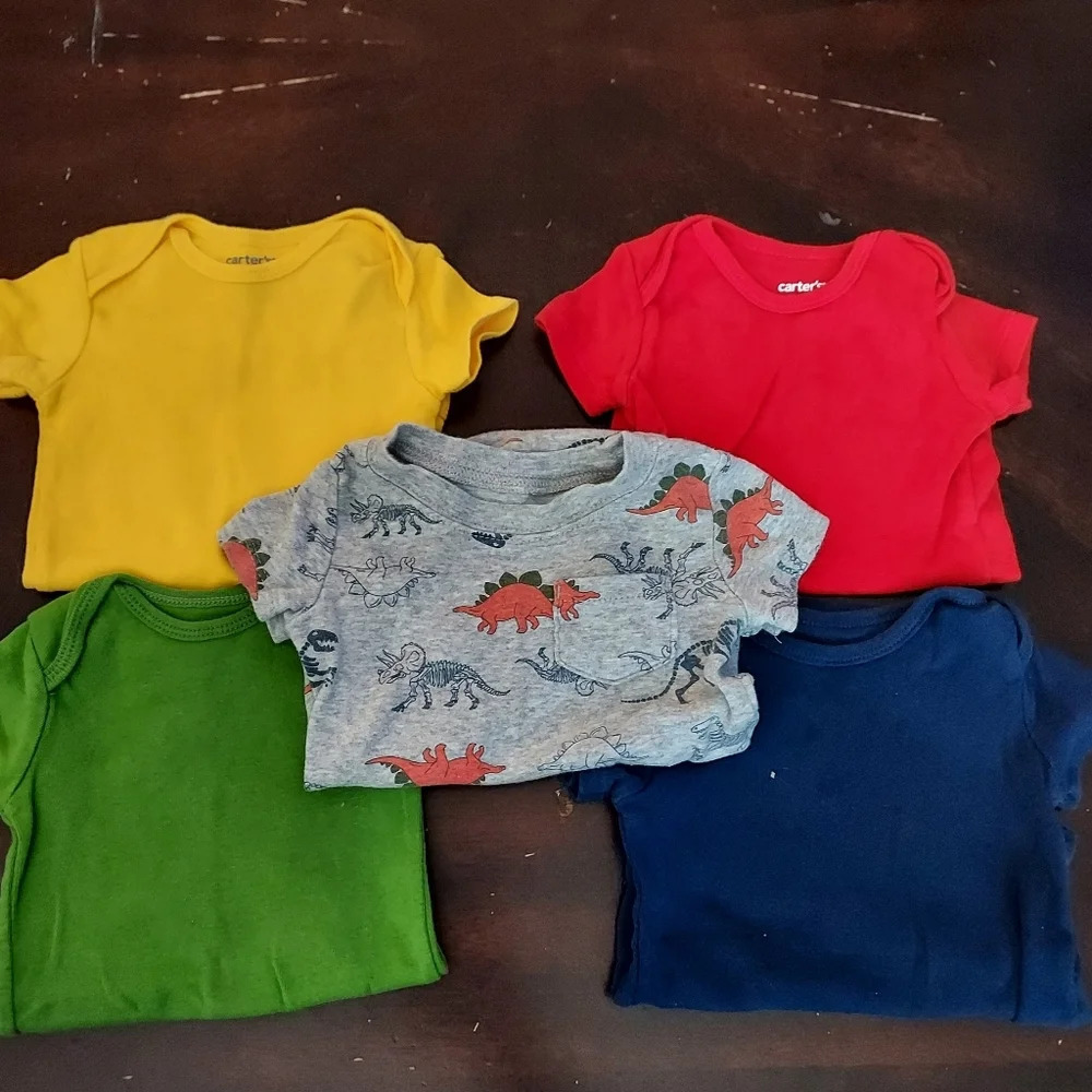 Lot of 5 Carter's Baby Boy Bodysuits in Size 6M
